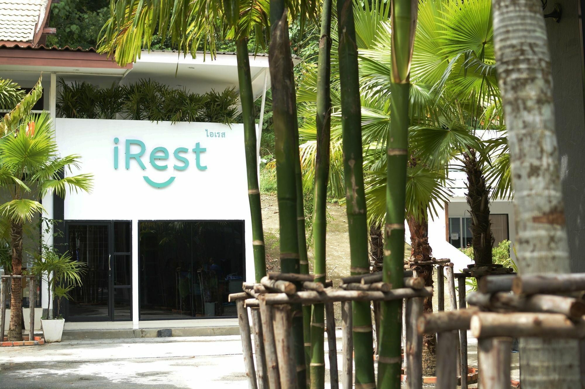 A Pousada Irest Ao Nang Seafront Exterior foto